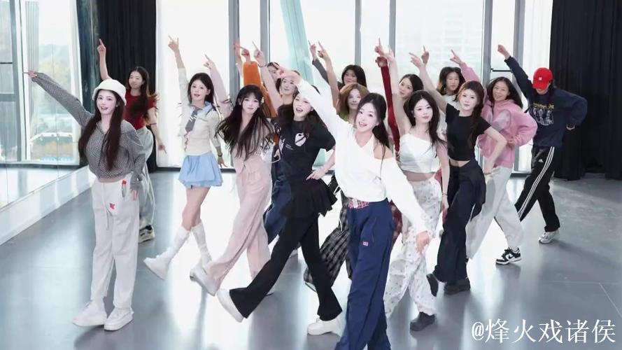 浙江男篮啦啦队社媒发布舞蹈：CBA开幕，一起舞动！